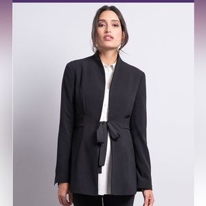 Sleek, stylish maternity blazer. Very versatile